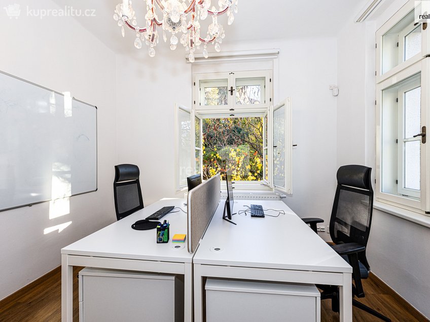 Pronájem  kanceláře 200 m^2 Na dolinách, Praha 4 
