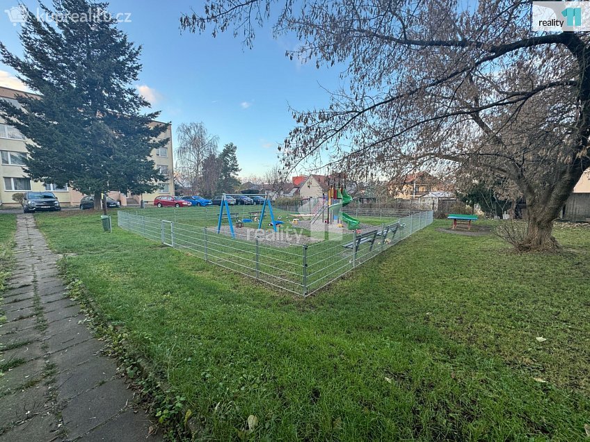 Pronájem bytu 2+kk 54 m^2 K Vystrkovu, Praha 12 