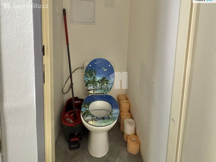 Pronájem bytu 2+kk 54 m^2 K Vystrkovu, Praha 12 