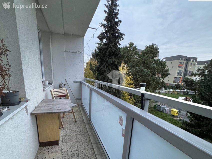 Pronájem bytu 2+kk 54 m^2 K Vystrkovu, Praha 12 