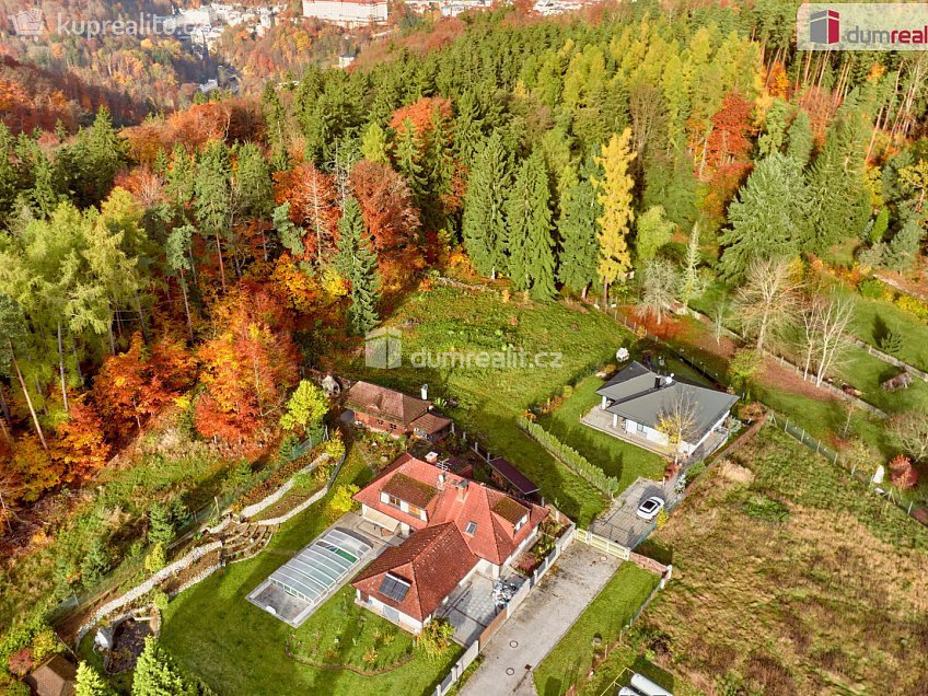 Prodej  stavebního pozemku 3902 m^2 Karlovy Vary, Karlovy Vary 