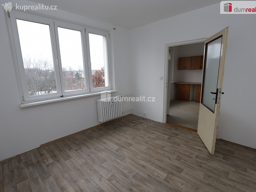 Pronájem bytu 3+1 64 m^2 Lesní, Cheb 