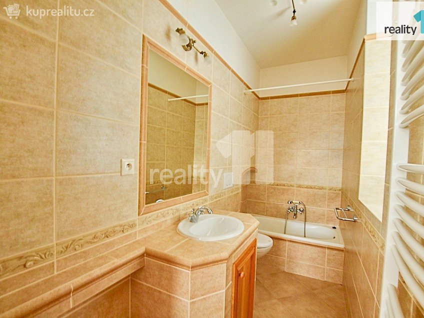 Pronájem bytu 2+1 65 m^2 Barvířská, Liberec 