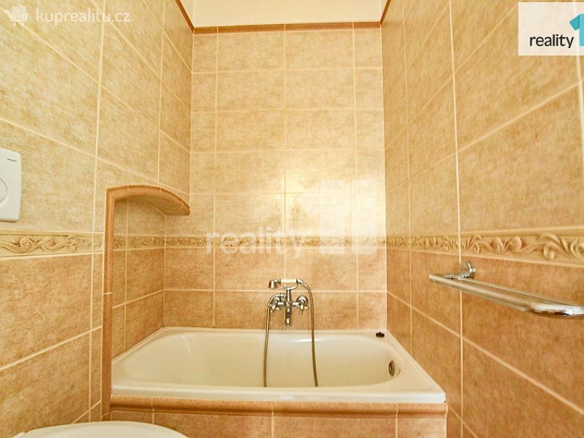 Pronájem bytu 2+1 65 m^2 Barvířská, Liberec 