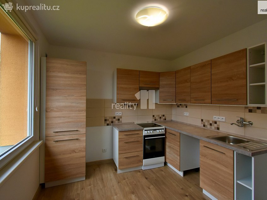 Pronájem bytu 1+1 33 m^2 K Sídlišti, Police nad Metují 