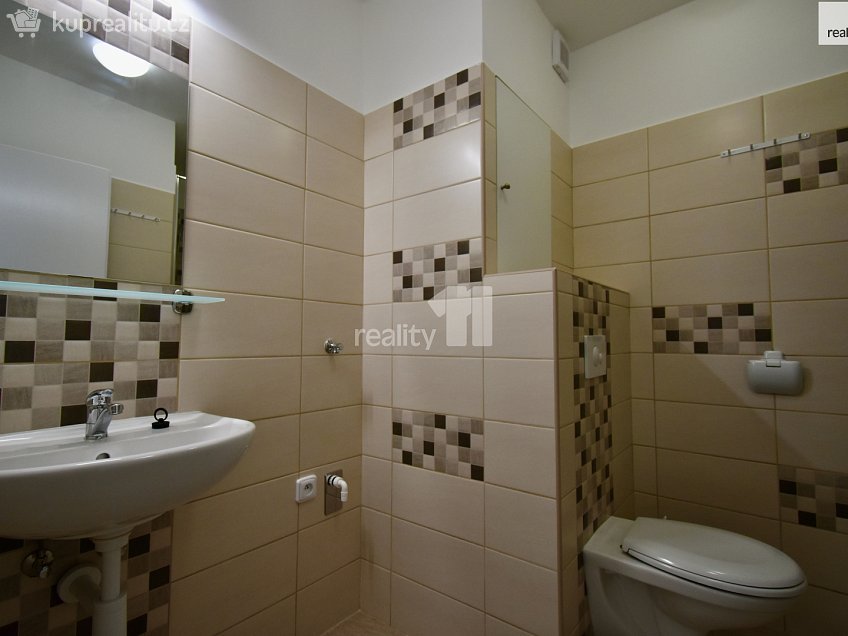 Pronájem bytu 1+1 33 m^2 K Sídlišti, Police nad Metují 