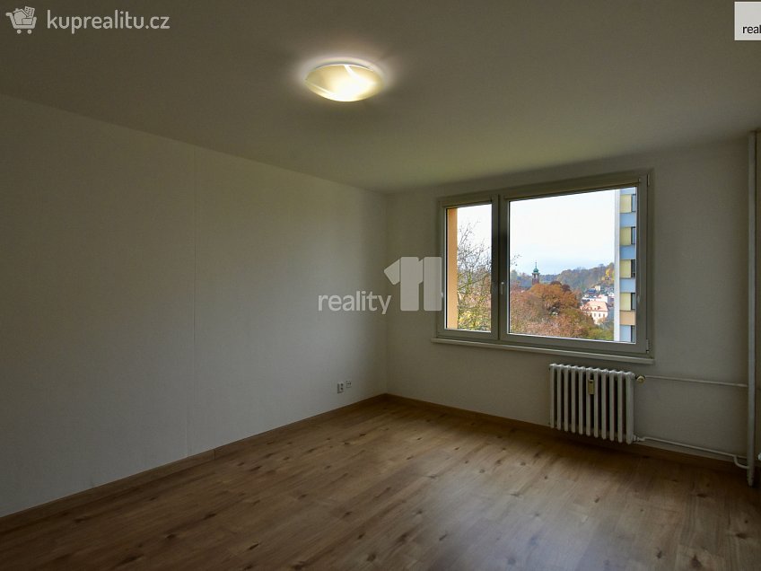 Pronájem bytu 1+1 33 m^2 K Sídlišti, Police nad Metují 