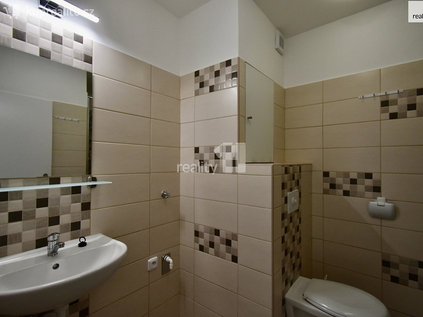 Pronájem bytu 1+1 33 m^2 K Sídlišti, Police nad Metují 