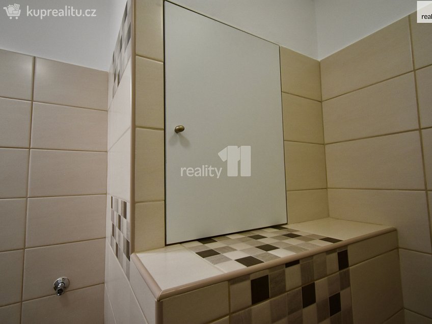 Pronájem bytu 1+1 33 m^2 K Sídlišti, Police nad Metují 