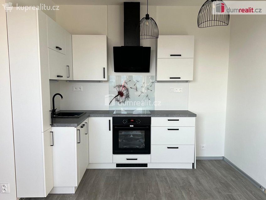 Pronájem bytu 2+kk 50 m^2 Lidická, Ostrov 