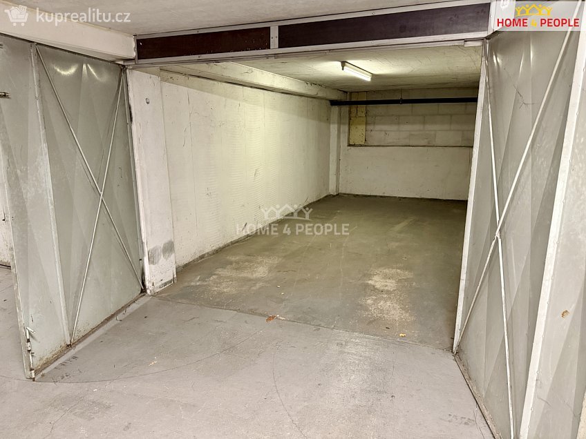 Prodej  garáže 18 m^2 Bašteckého, Praha 13 