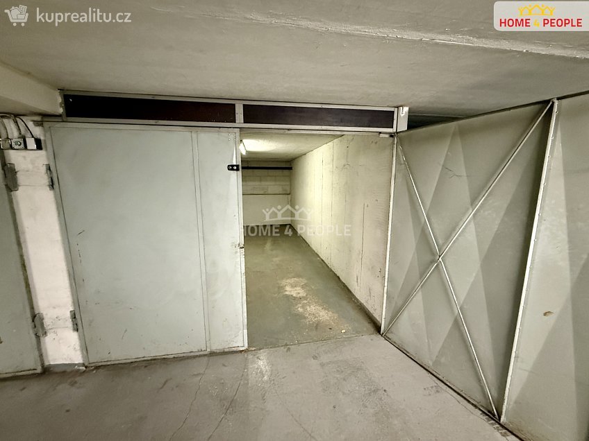 Prodej  garáže 18 m^2 Bašteckého, Praha 13 