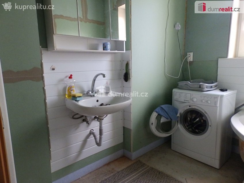 Prodej  rodinného domu 80 m^2 Jesenice, Jesenice 