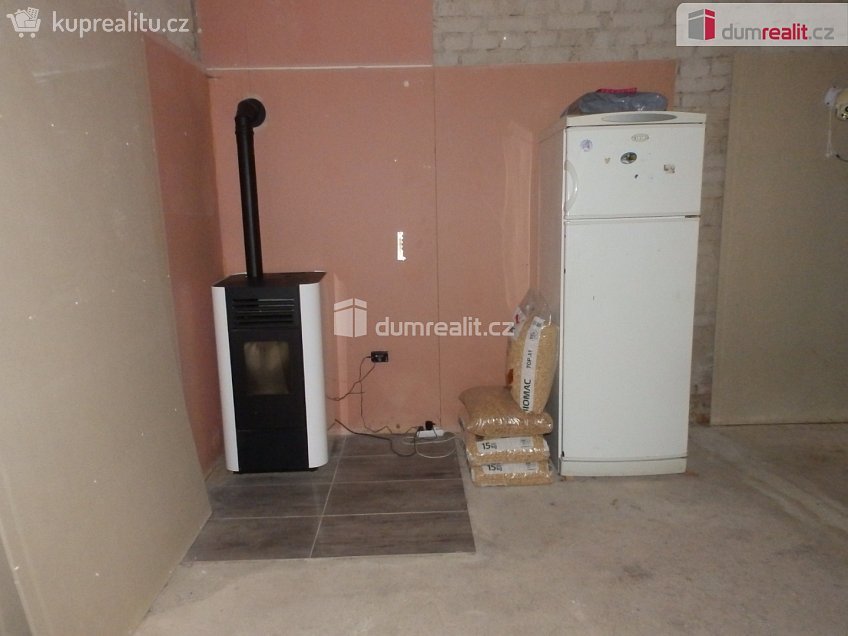 Prodej  rodinného domu 80 m^2 Jesenice, Jesenice 