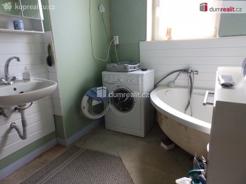 Prodej  rodinného domu 80 m^2 Jesenice, Jesenice 