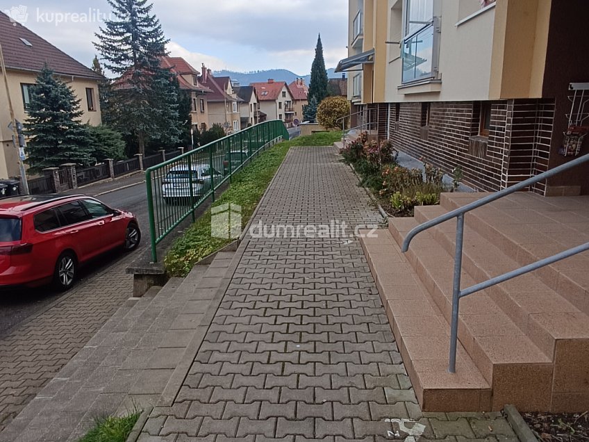 Pronájem bytu 2+1 65 m^2 Slezská, Děčín 