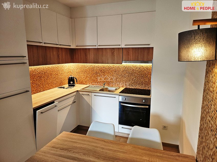 Pronájem bytu 2+kk 78 m^2 Lázeňská, Slaný 