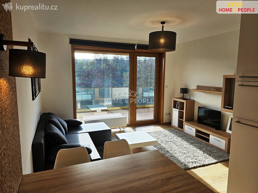 Pronájem bytu 2+kk 78 m^2 Lázeňská, Slaný 