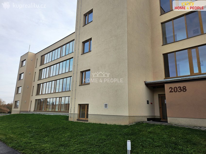 Pronájem bytu 2+kk 78 m^2 Lázeňská, Slaný 