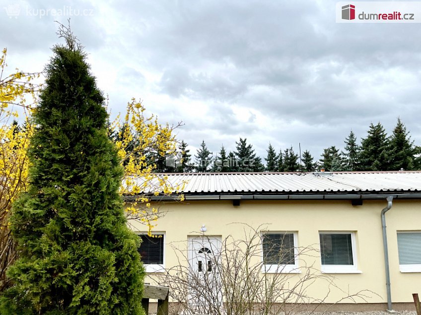 Pronájem bytu 1+kk 18 m^2 K zahradě, Kačice 