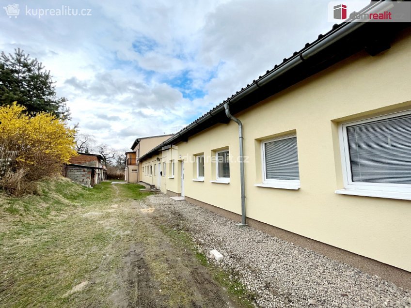 Pronájem bytu 1+kk 18 m^2 K zahradě, Kačice 