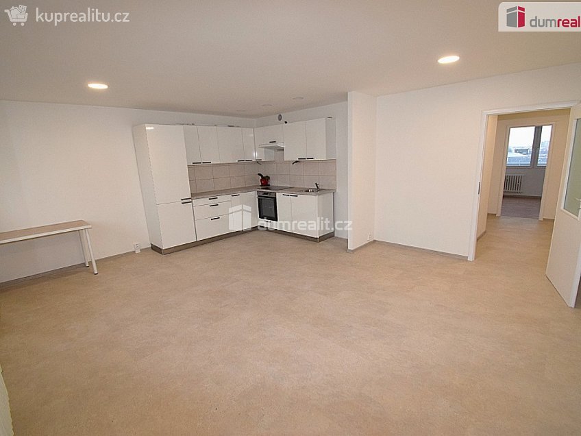 Pronájem bytu 3+kk 70 m^2 Novodvorská, Praha 4 