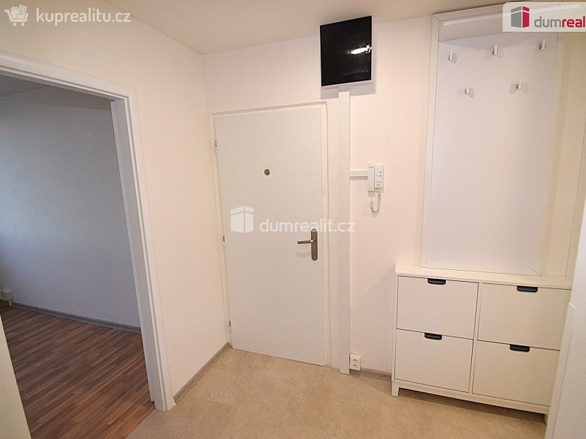 Pronájem bytu 3+kk 70 m^2 Novodvorská, Praha 4 