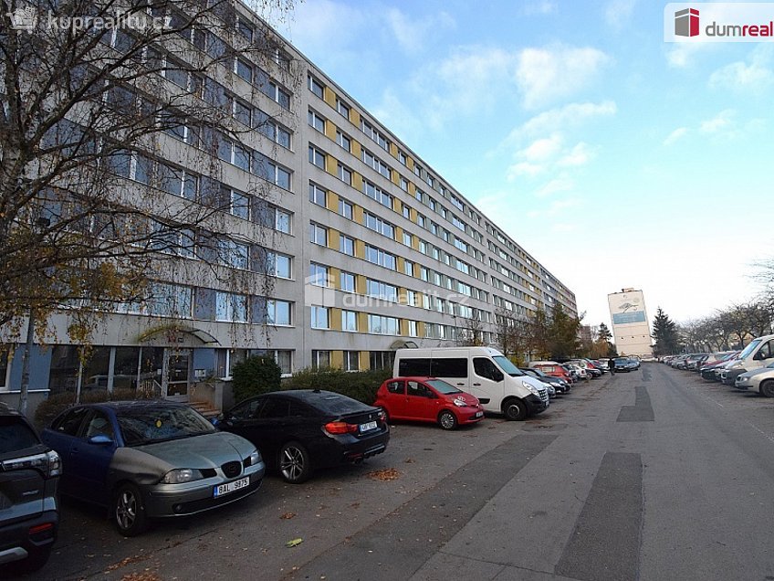 Pronájem bytu 3+kk 70 m^2 Novodvorská, Praha 4 