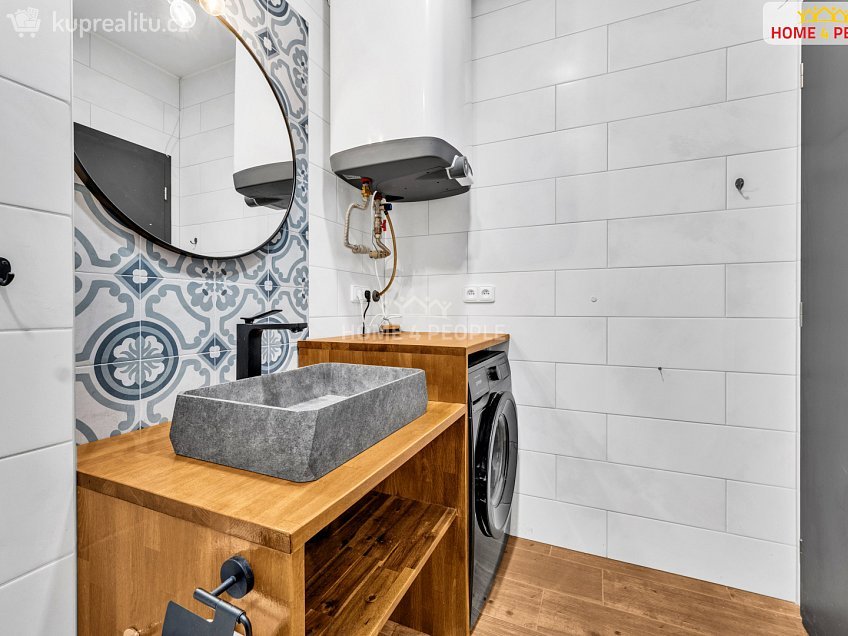 Prodej  chaty 58 m^2 B. Němcové, Káraný 