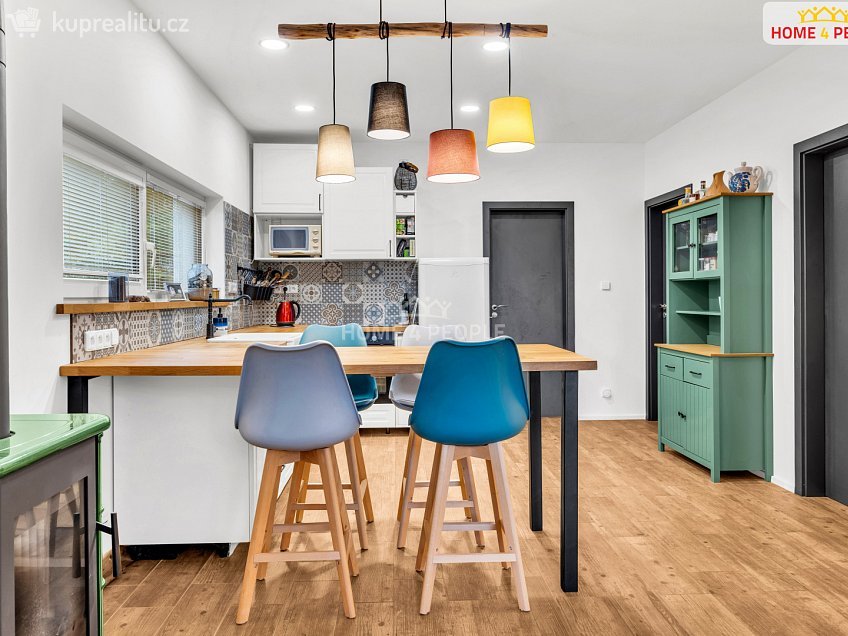 Prodej  chaty 58 m^2 B. Němcové, Káraný 