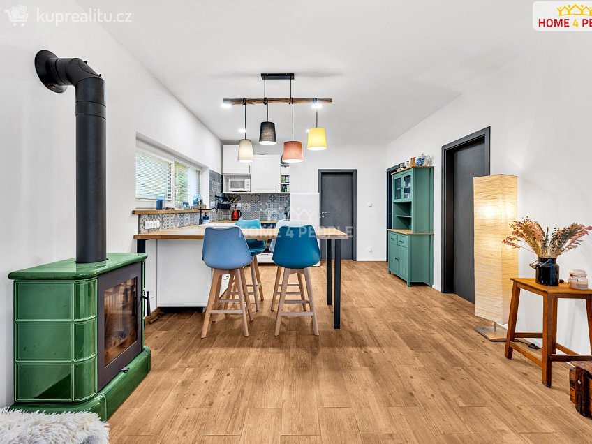 Prodej  chaty 58 m^2 B. Němcové, Káraný 