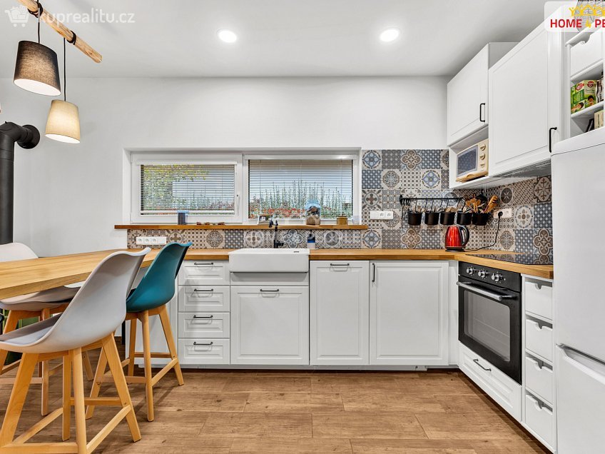 Prodej  rodinného domu 58 m^2 B. Němcové, Káraný 