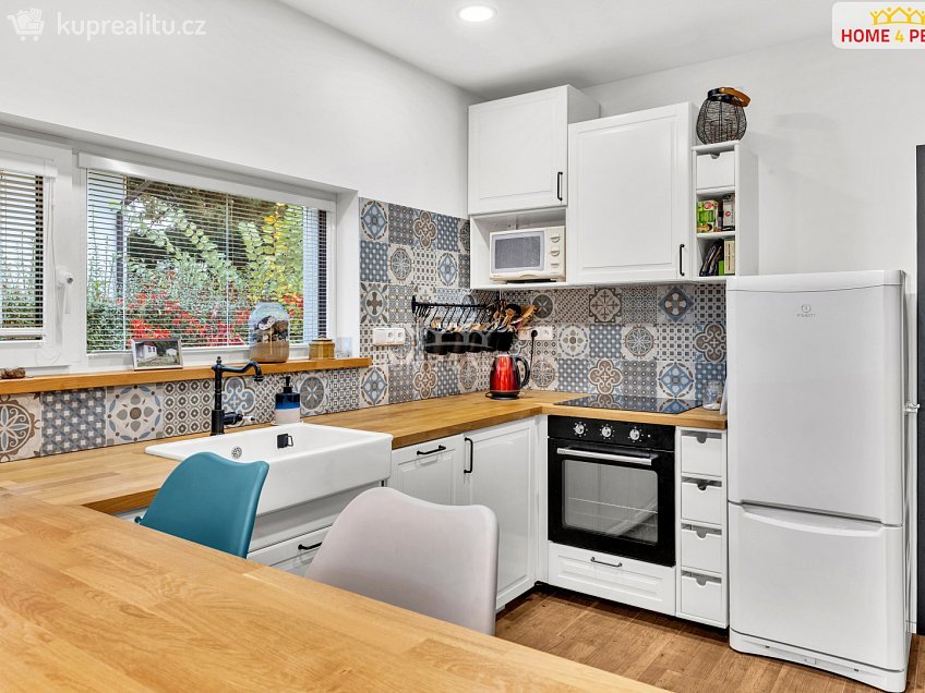 Prodej  rodinného domu 58 m^2 B. Němcové, Káraný 