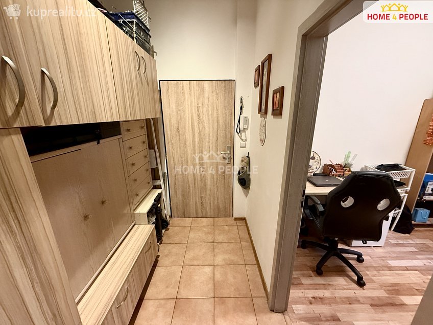 Pronájem bytu 3+kk 55 m^2 Sokolovská, Praha 8 