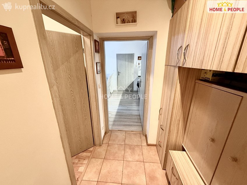 Pronájem bytu 3+kk 55 m^2 Sokolovská, Praha 8 