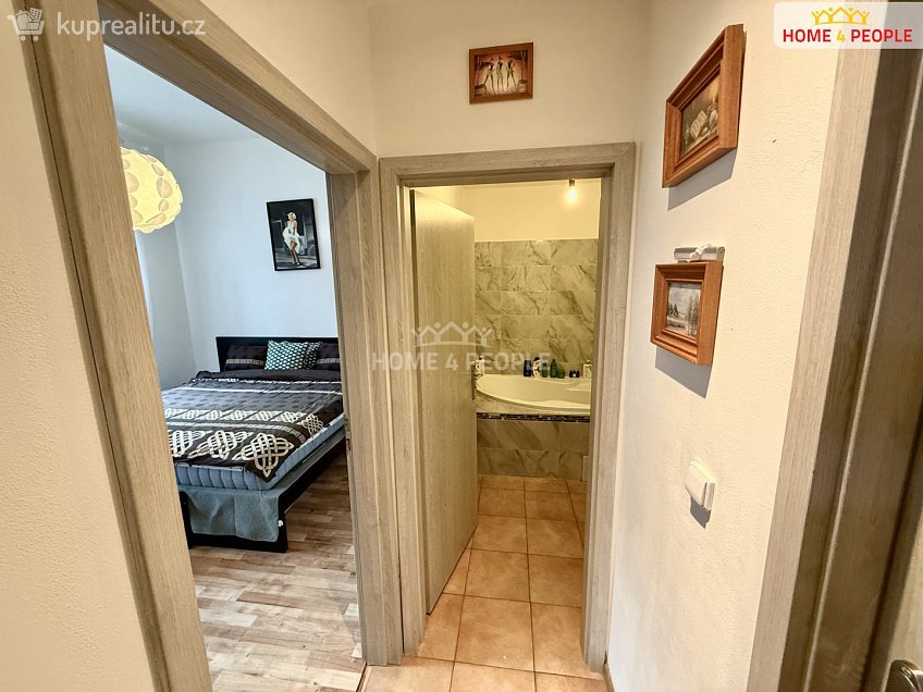 Pronájem bytu 3+kk 55 m^2 Sokolovská, Praha 8 