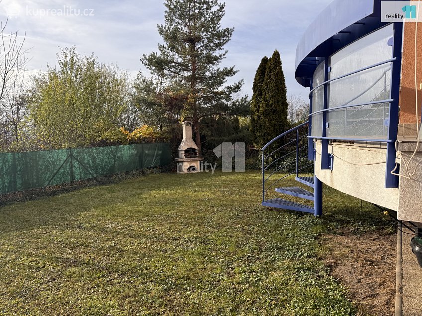 Pronájem bytu 1+kk 45 m^2 Nad Okrouhlíkem, Praha 8 