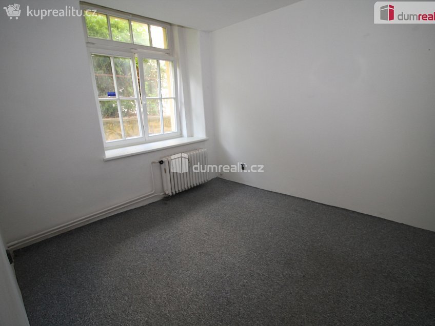 Pronájem bytu 2+1 67 m^2 Hlavní třída, Mariánské Lázně 