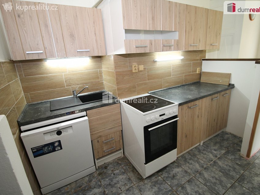 Pronájem bytu 2+1 67 m^2 Hlavní třída, Mariánské Lázně 