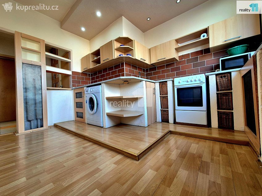 Prodej bytu 1+1 37 m^2 Žižkova, Aš 