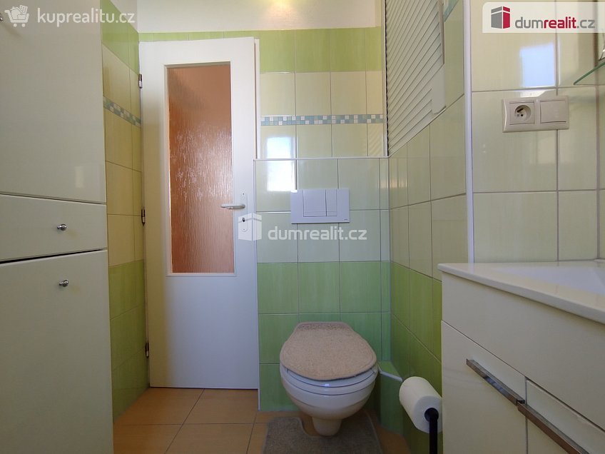 Prodej bytu 1+1 35 m^2 Poštovní, Nejdek 