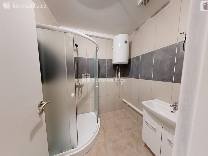 Pronájem bytu 2+kk 45 m^2 Podvihovská, Opava 