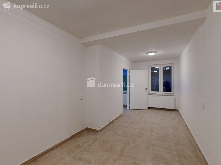 Pronájem bytu 2+kk 45 m^2 Podvihovská, Opava 