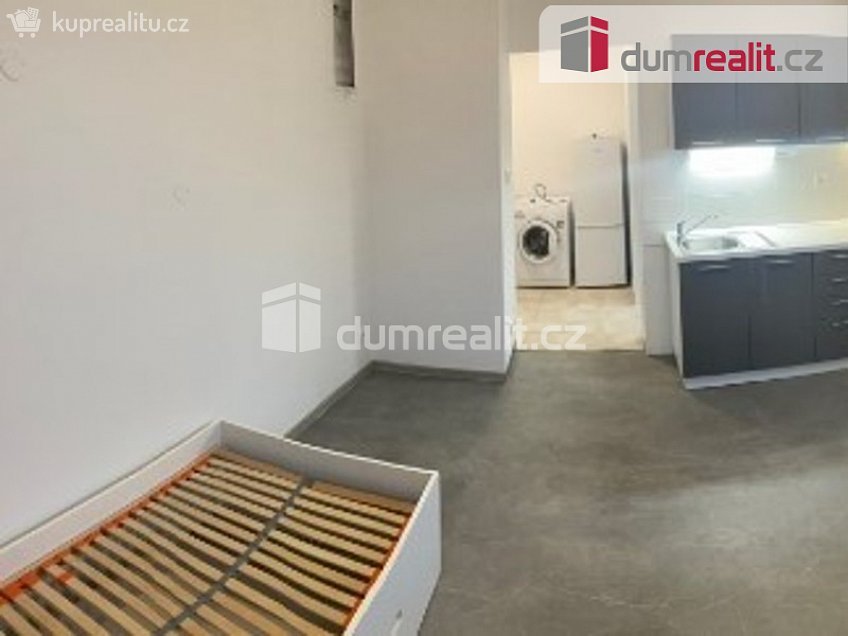 Pronájem bytu 1+kk 27 m^2 Chářovská, Krnov 