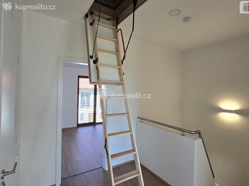 Prodej  rodinného domu 106 m^2 Mořina, Mořina 