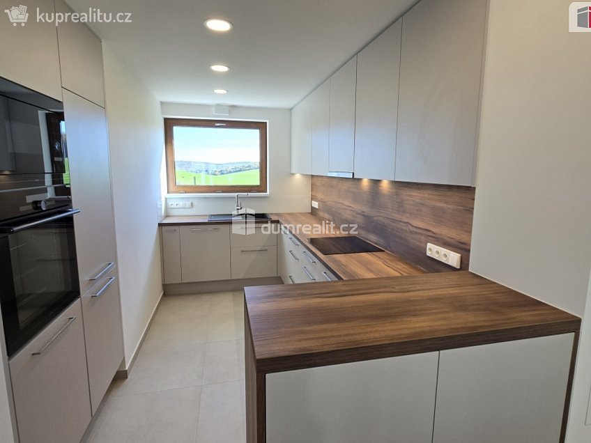 Prodej  rodinného domu 106 m^2 Mořina, Mořina 