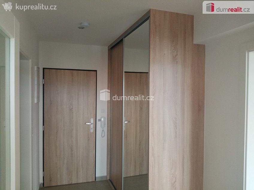 Pronájem bytu 3+1 65 m^2 Zelená, Děčín 