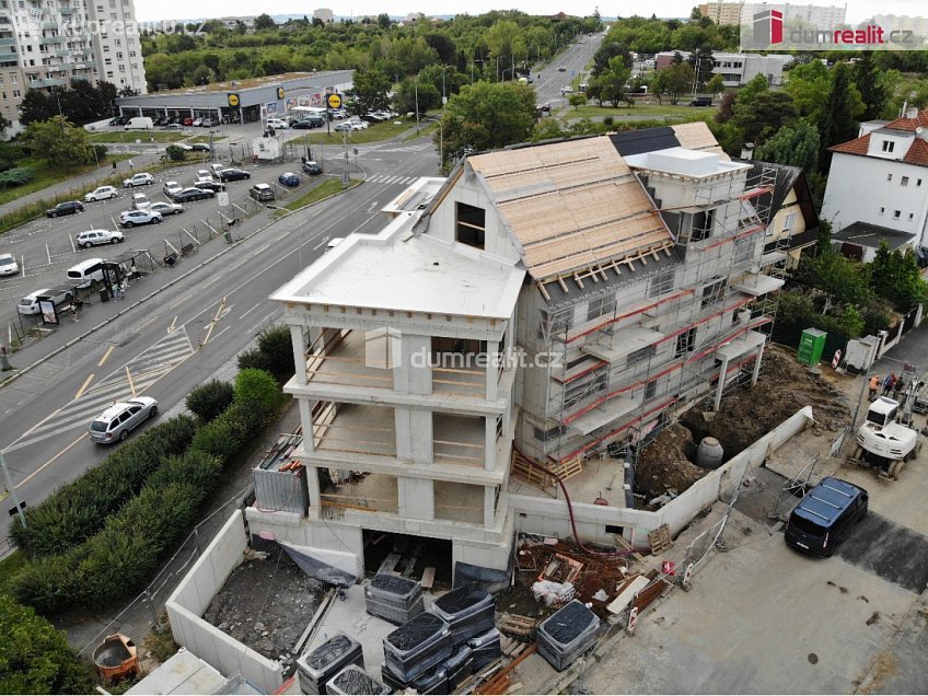 Pronájem  obchodních prostor 115 m^2 Štúrova, Praha 4 