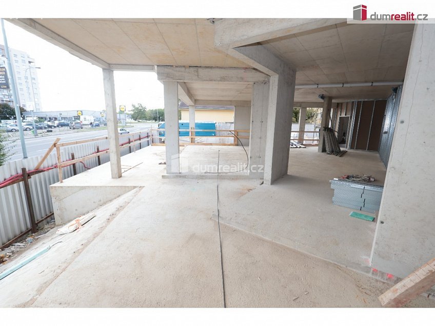 Pronájem  obchodních prostor 115 m^2 Štúrova, Praha 4 