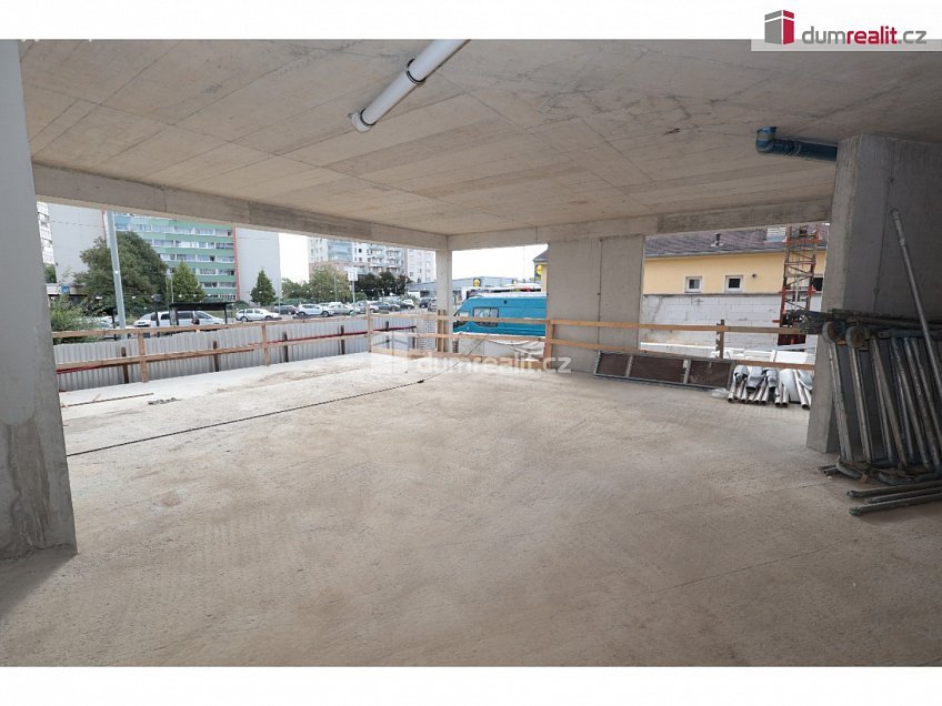 Pronájem  obchodních prostor 258 m^2 Štúrova, Praha 4 